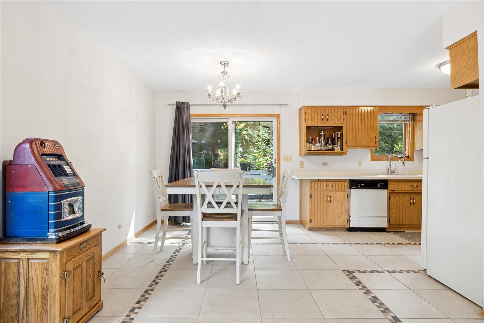11131 Dineff Road Property Photo 15