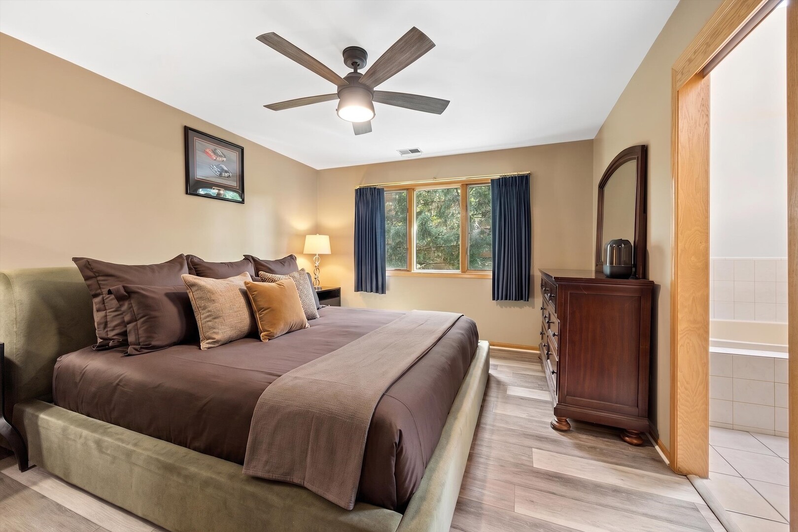 11131 Dineff Road Property Photo 21