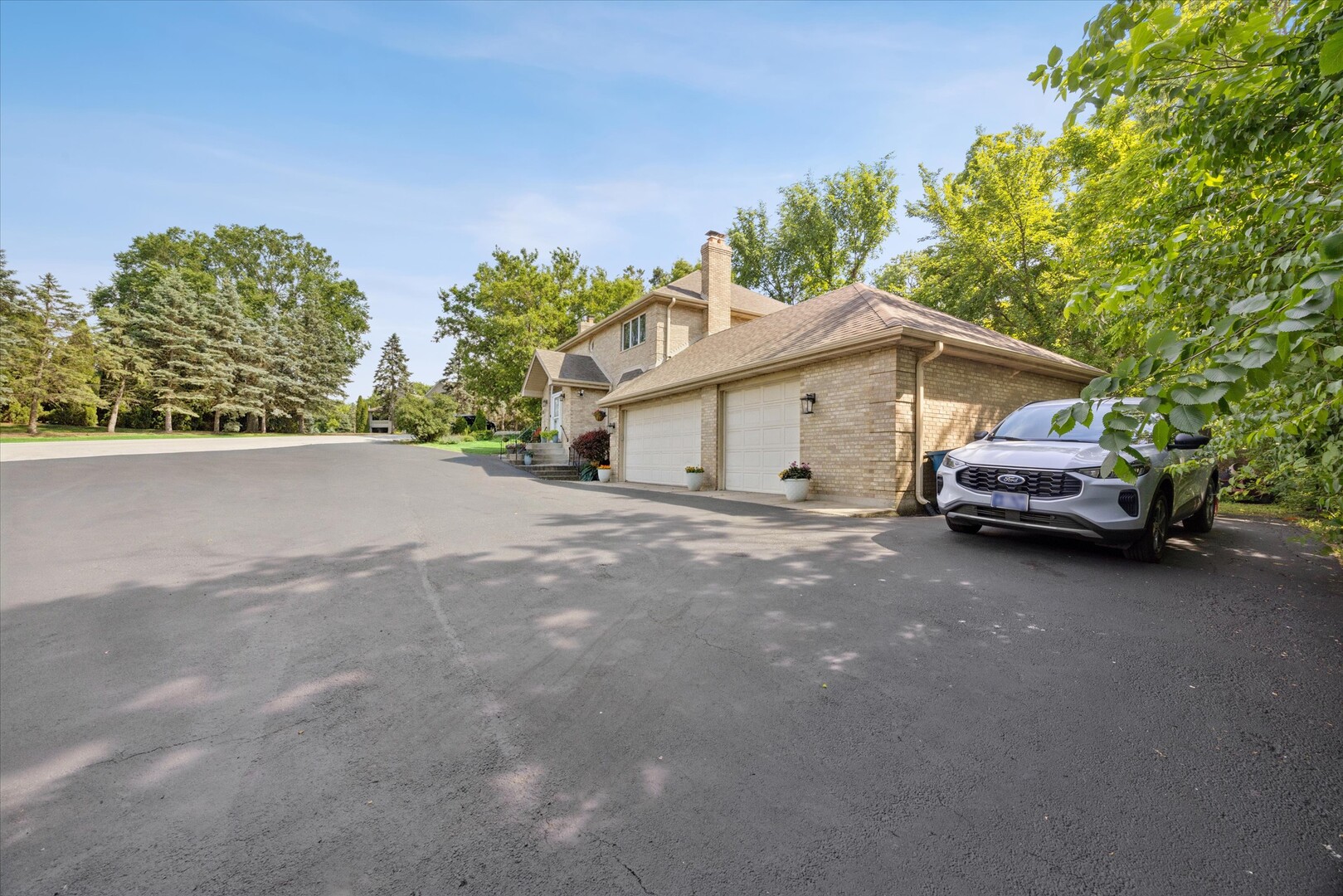 11131 Dineff Road Property Photo 30