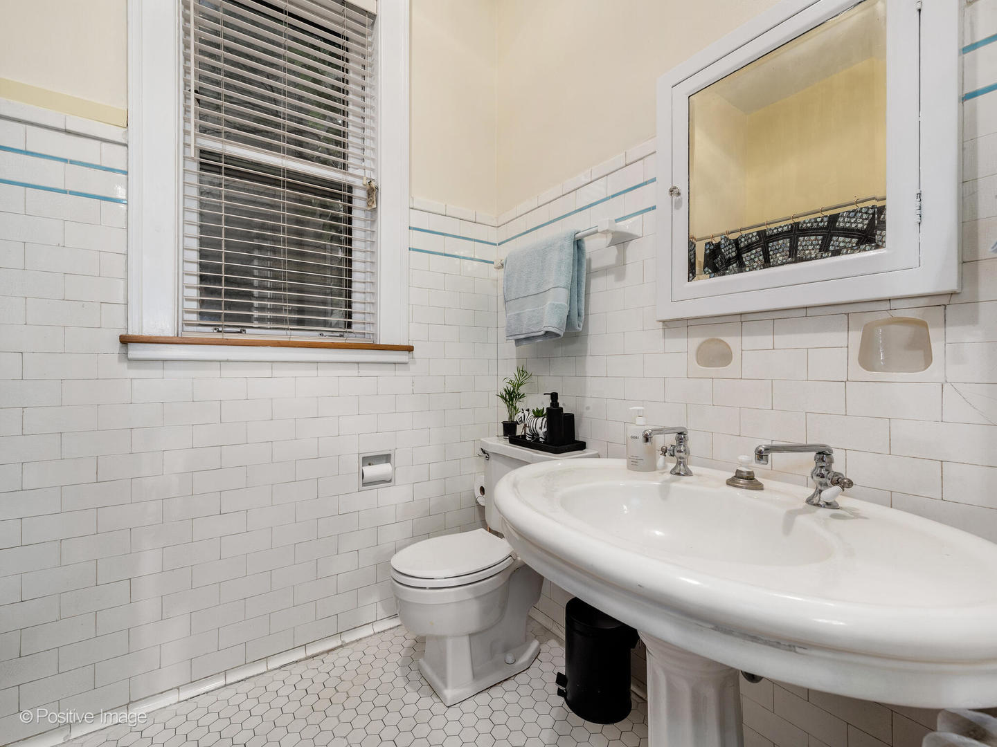 2330 N Kedzie Boulevard Property Photo 10