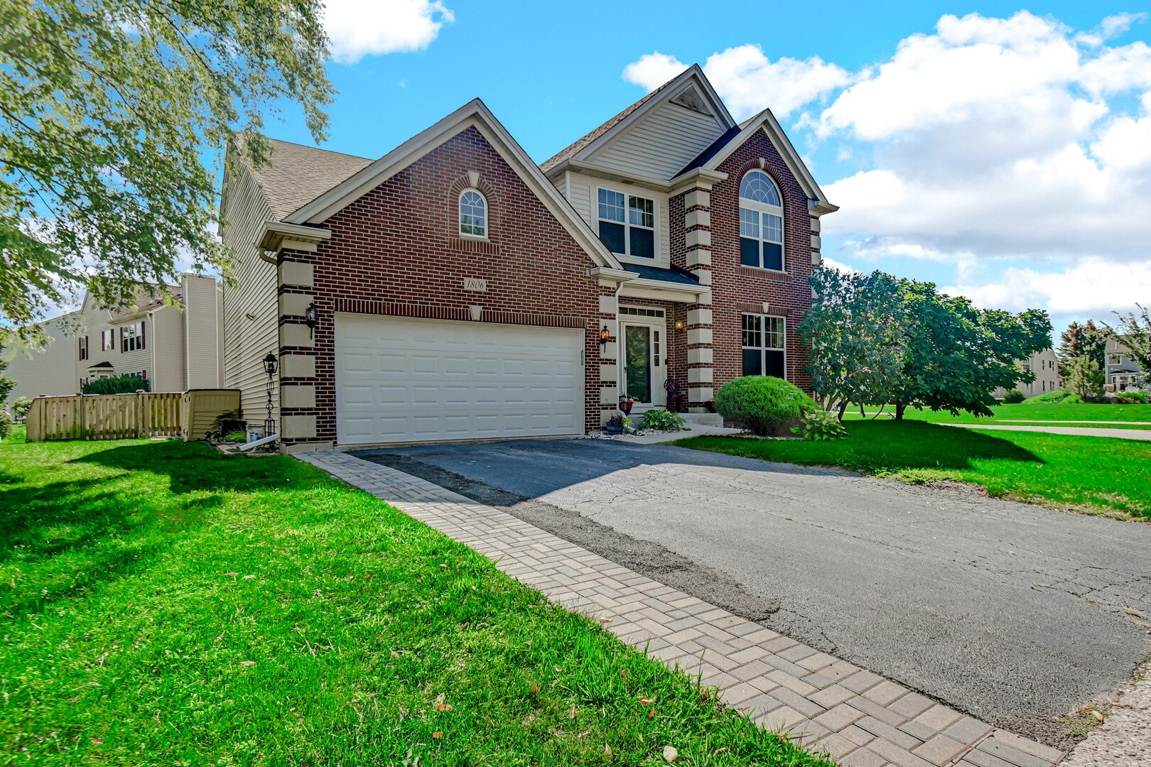 1806 Crestview Drive Property Photo 4