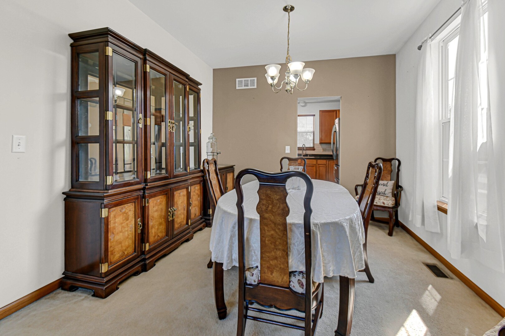 1806 Crestview Drive Property Photo 5