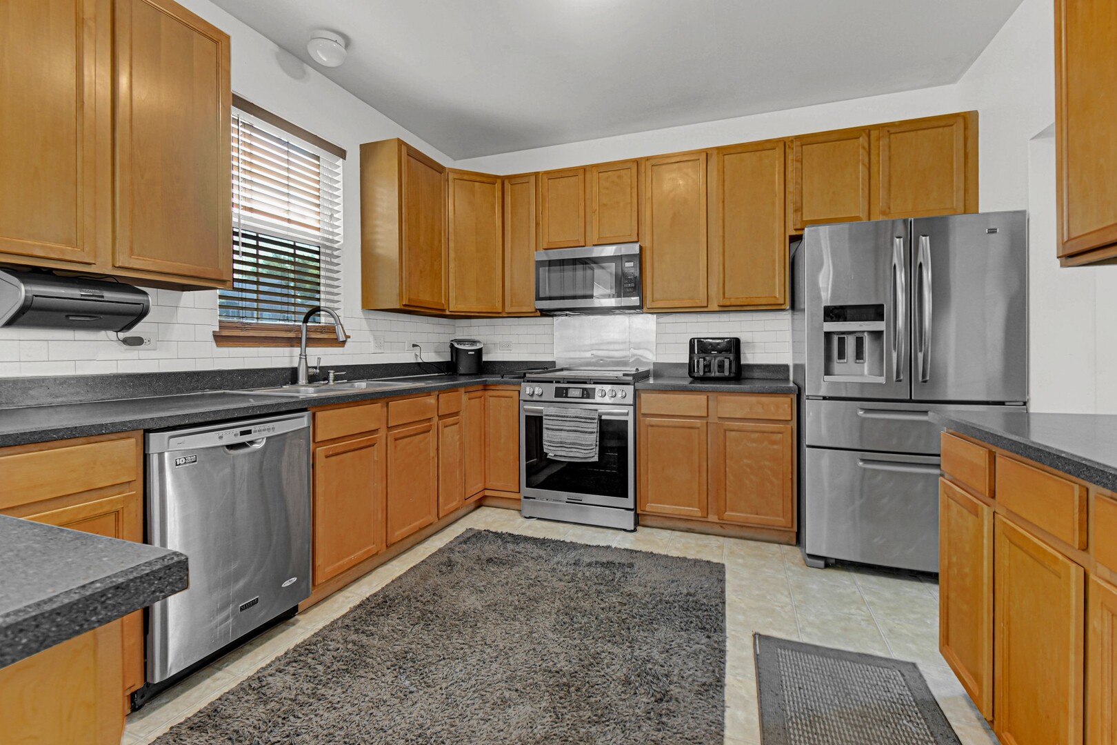 1806 Crestview Drive Property Photo 7