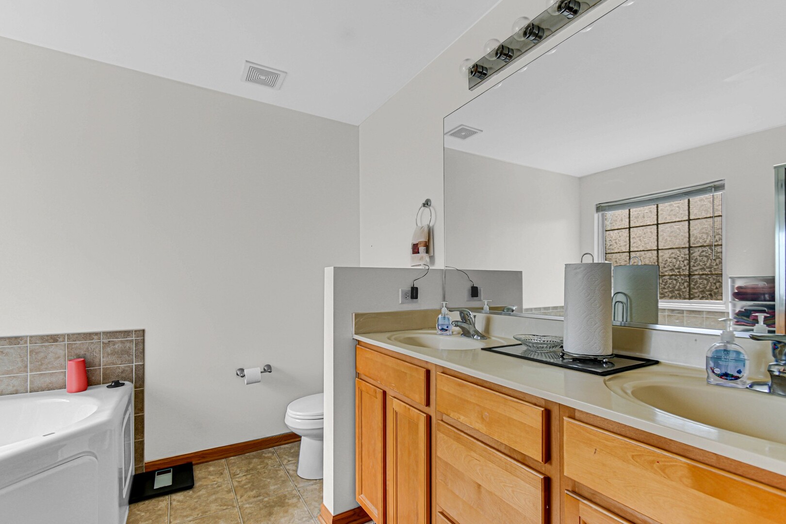 1806 Crestview Drive Property Photo 21
