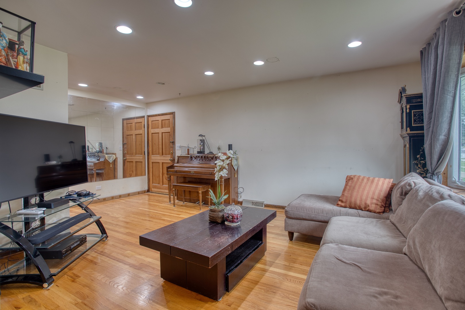 256 N Grace Street Property Photo 4