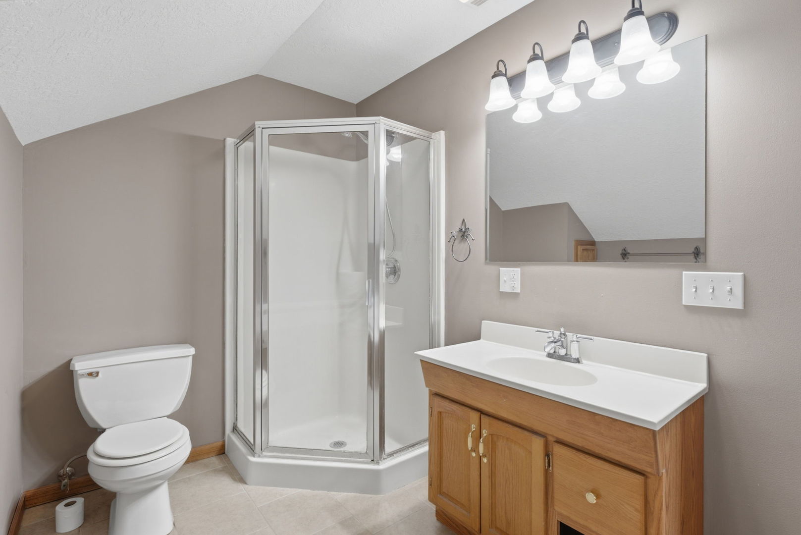 401 Walnut Street Property Photo 14