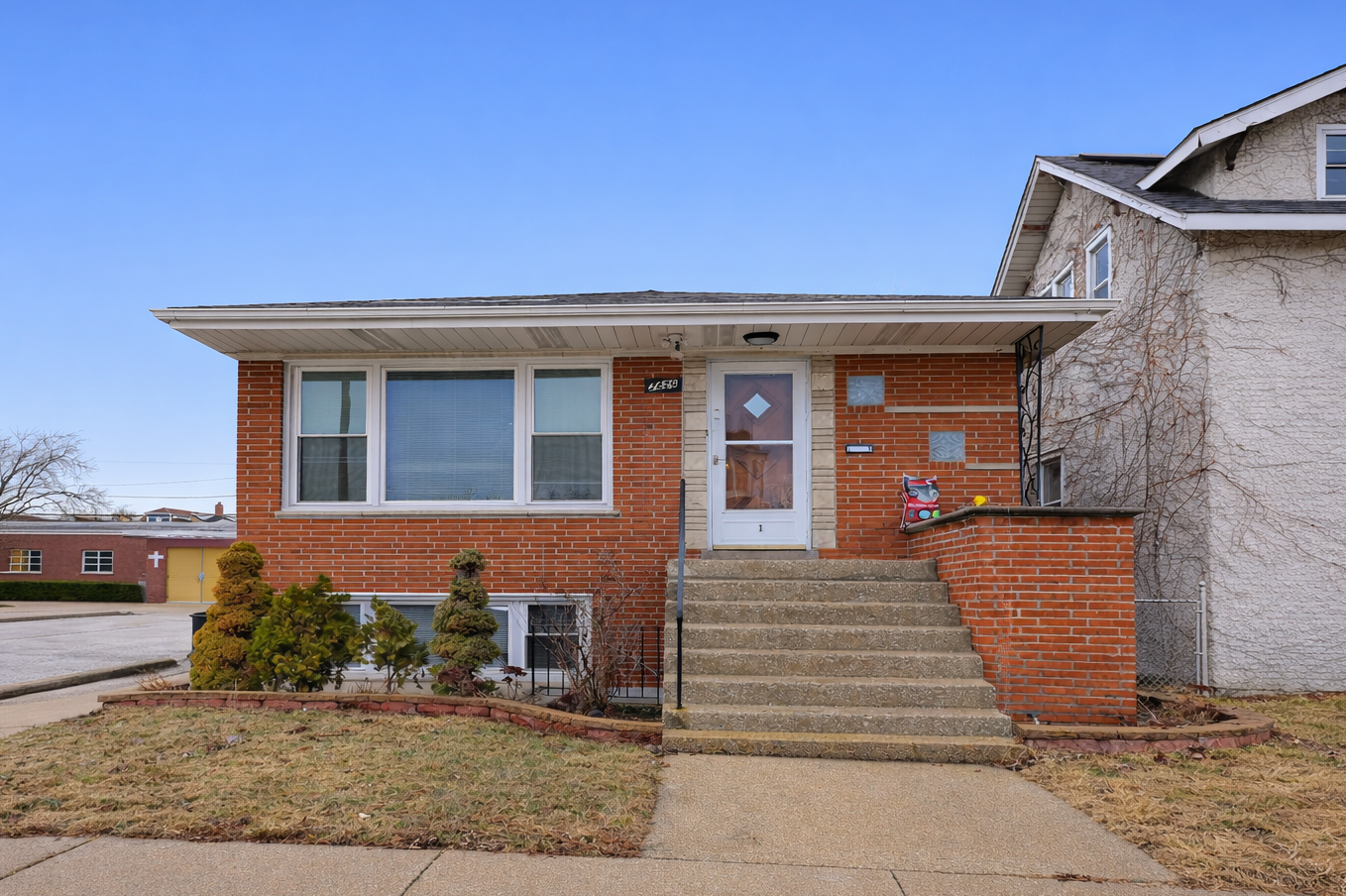 7426 W 62nd Place Property Photo 1