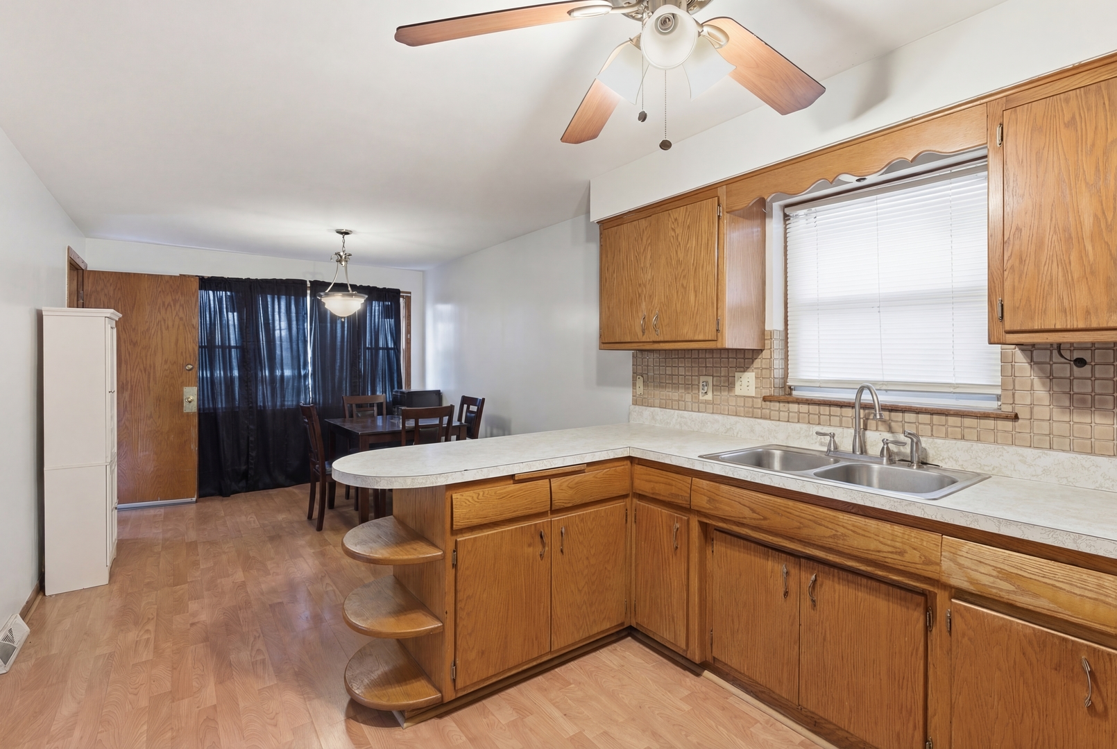 7426 W 62nd Place Property Photo 14