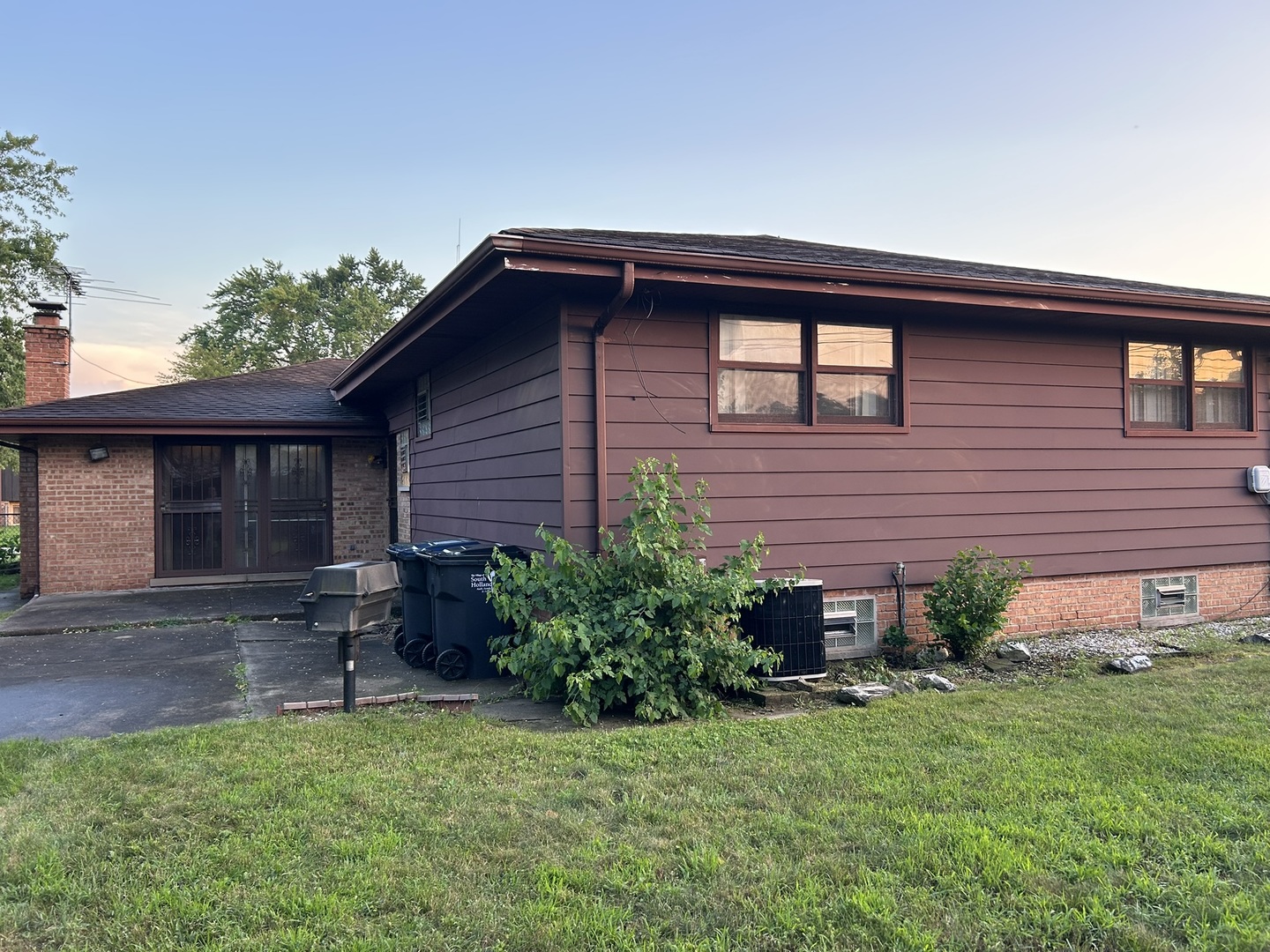 848 E 150th Place Property Photo 17