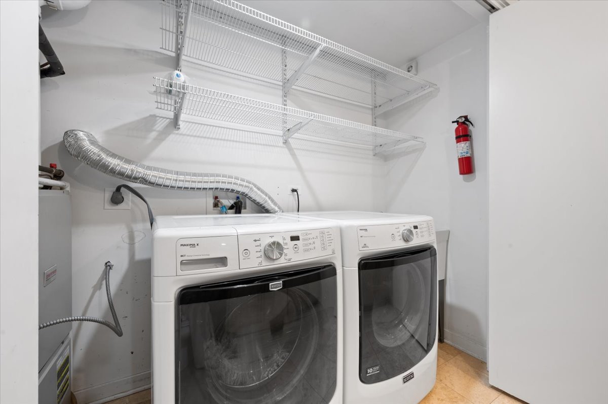 1942 N Wolcott Avenue Property Photo 27