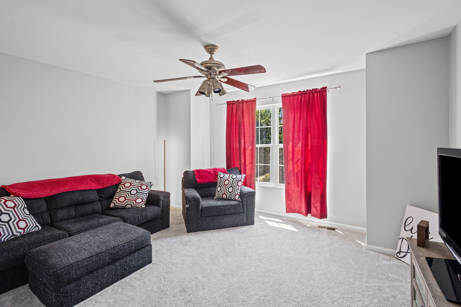 1104 Colonial Drive Property Photo 12