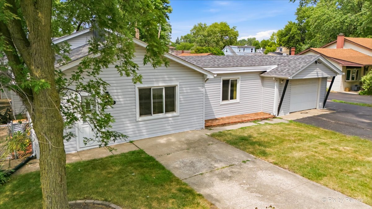 8425 Central Avenue Property Photo 5