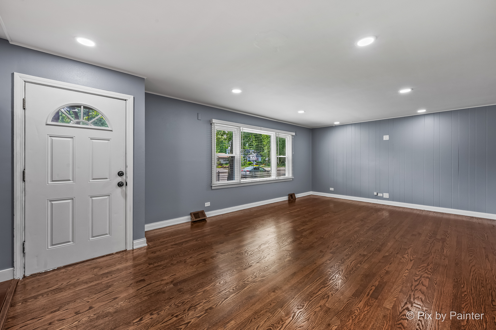 8425 Central Avenue Property Photo 6
