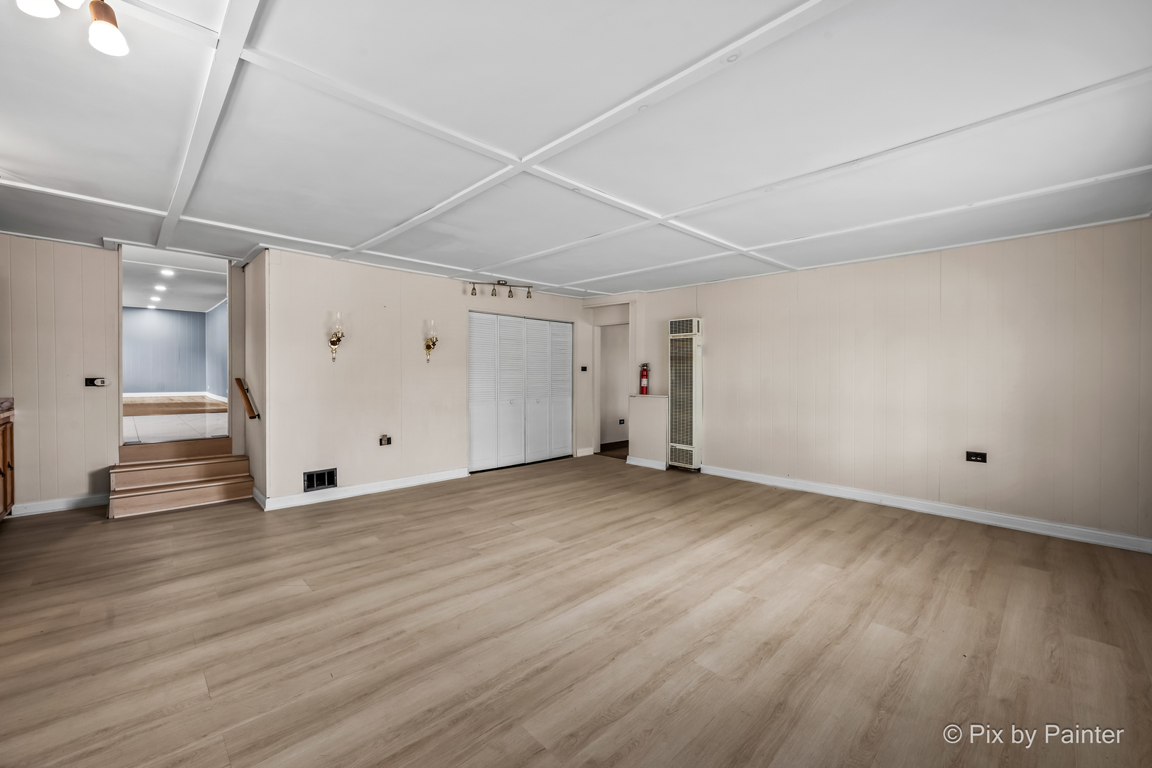 8425 Central Avenue Property Photo 10