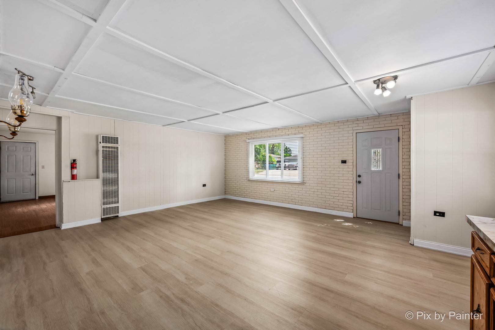 8425 Central Avenue Property Photo 13