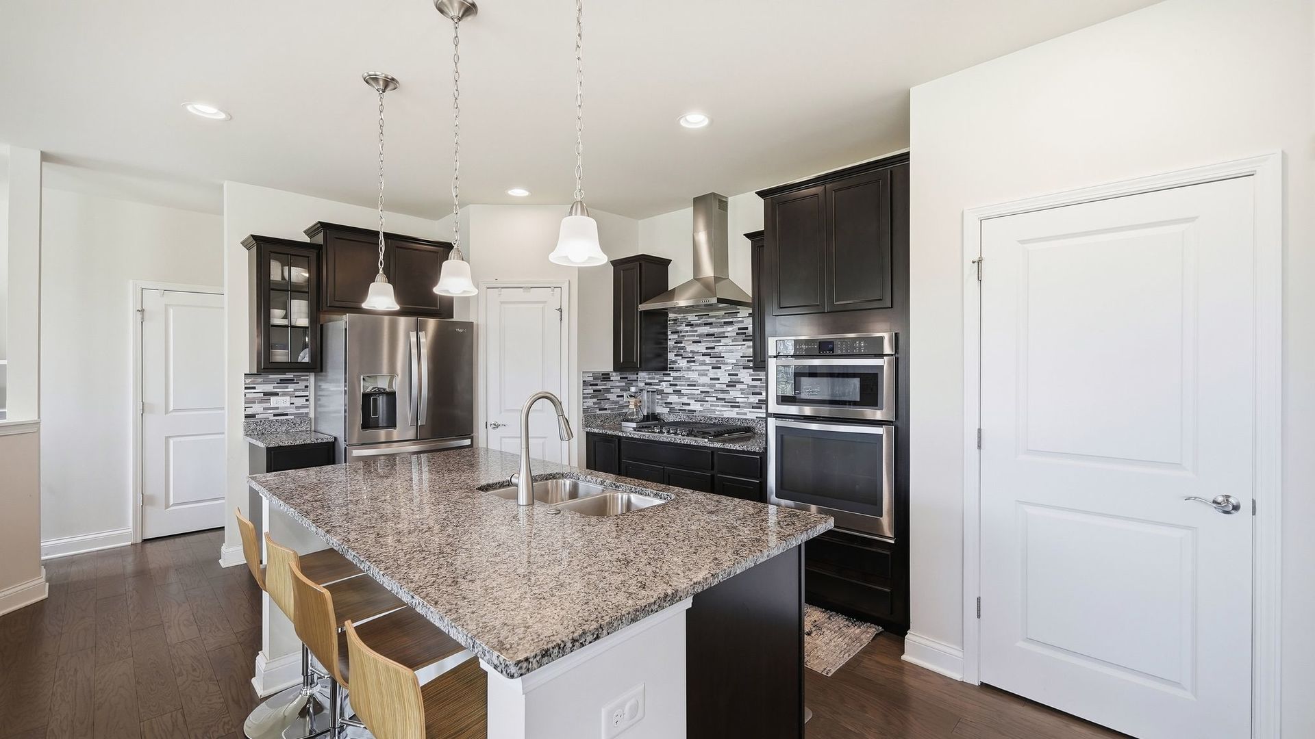 5 Palisades Boulevard Property Photo 7