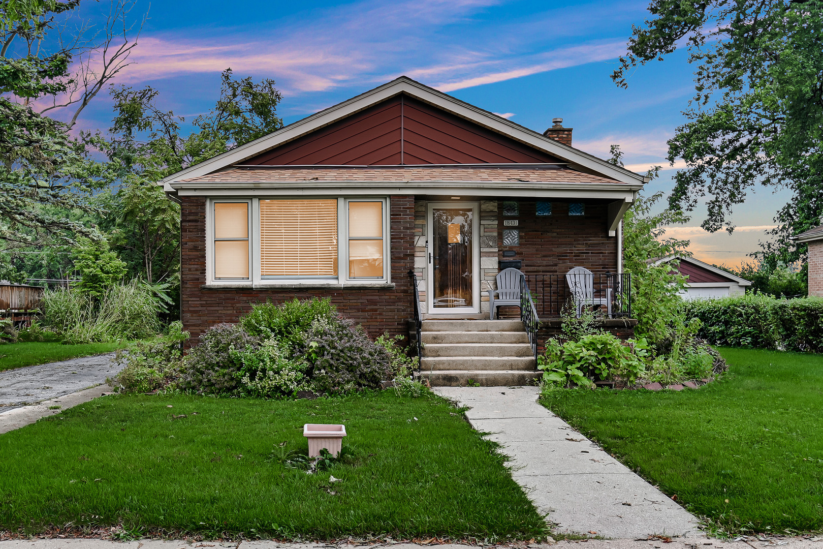 18431 Marshfield Avenue Property Photo 1