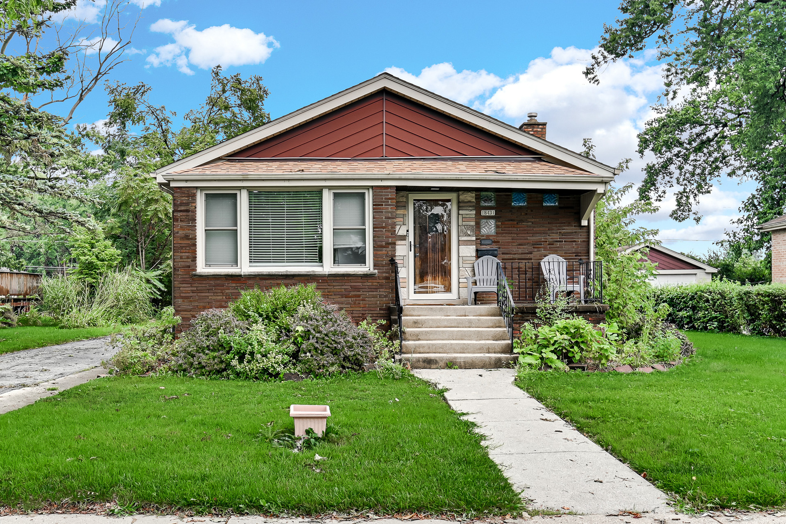 18431 Marshfield Avenue Property Photo 2