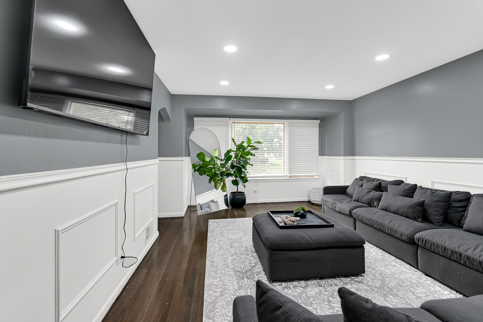 18431 Marshfield Avenue Property Photo 3