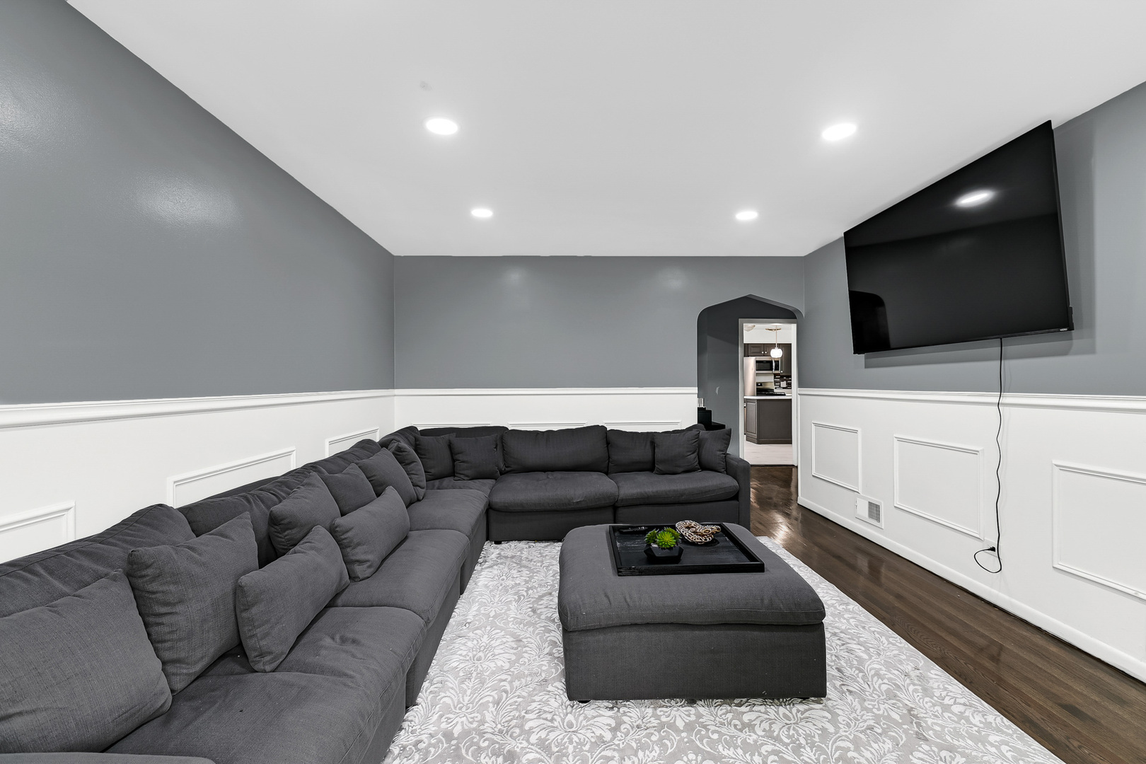 18431 Marshfield Avenue Property Photo 4