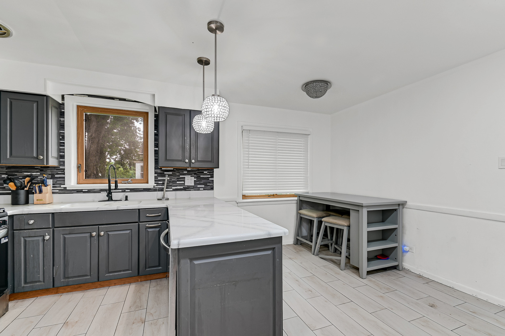 18431 Marshfield Avenue Property Photo 6