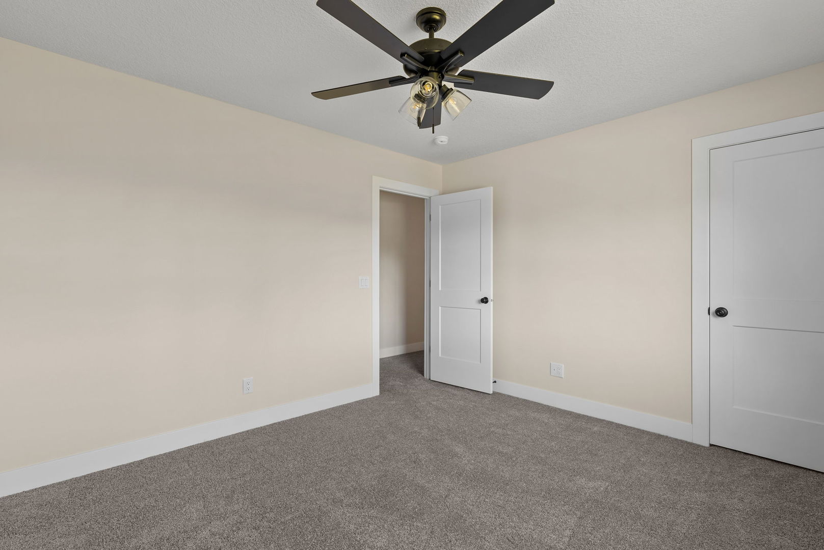 4711 Willow Circle Property Photo 24