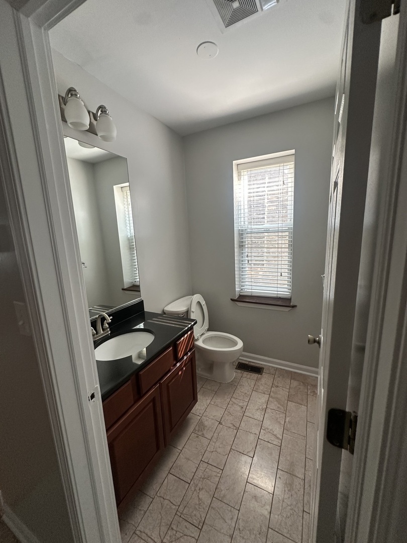 2449 W Taylor Street 2 Property Photo 5