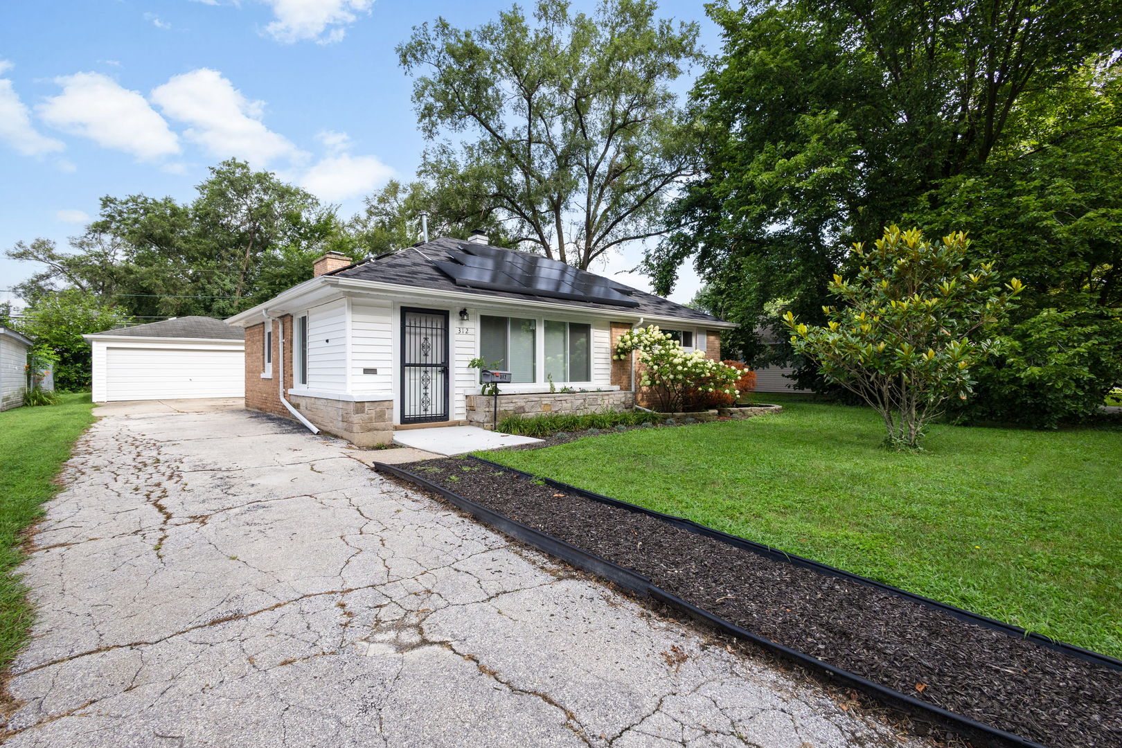 312 Nassau Street Property Photo 2