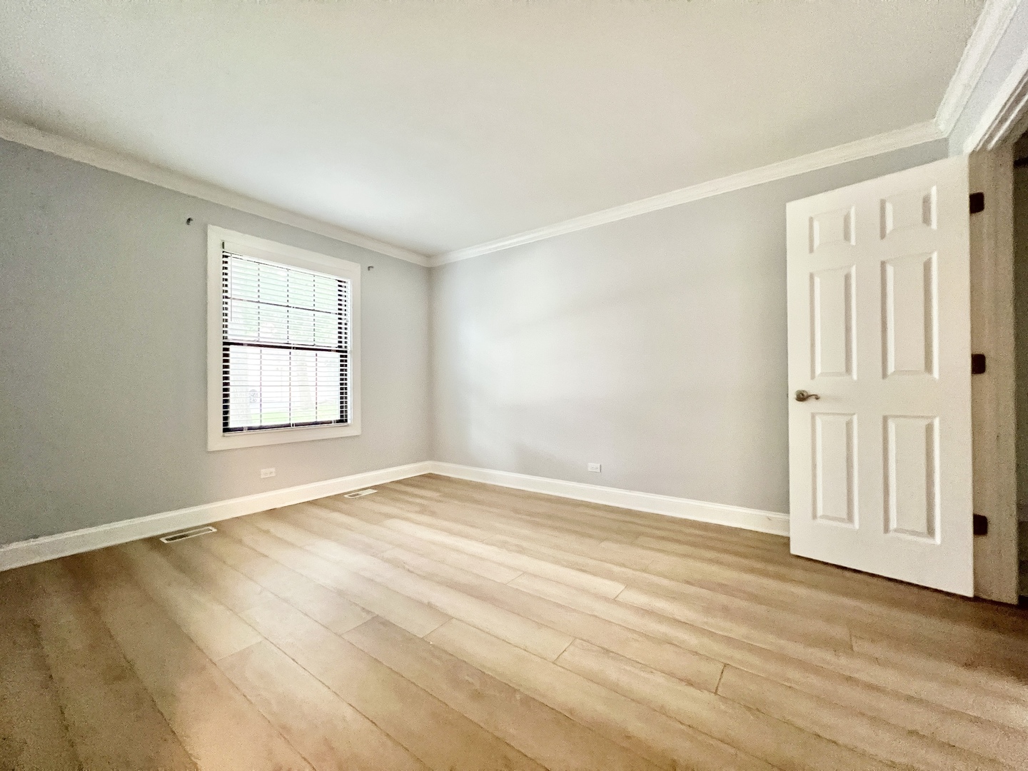 1166 Buckingham Road C1 Property Photo 4