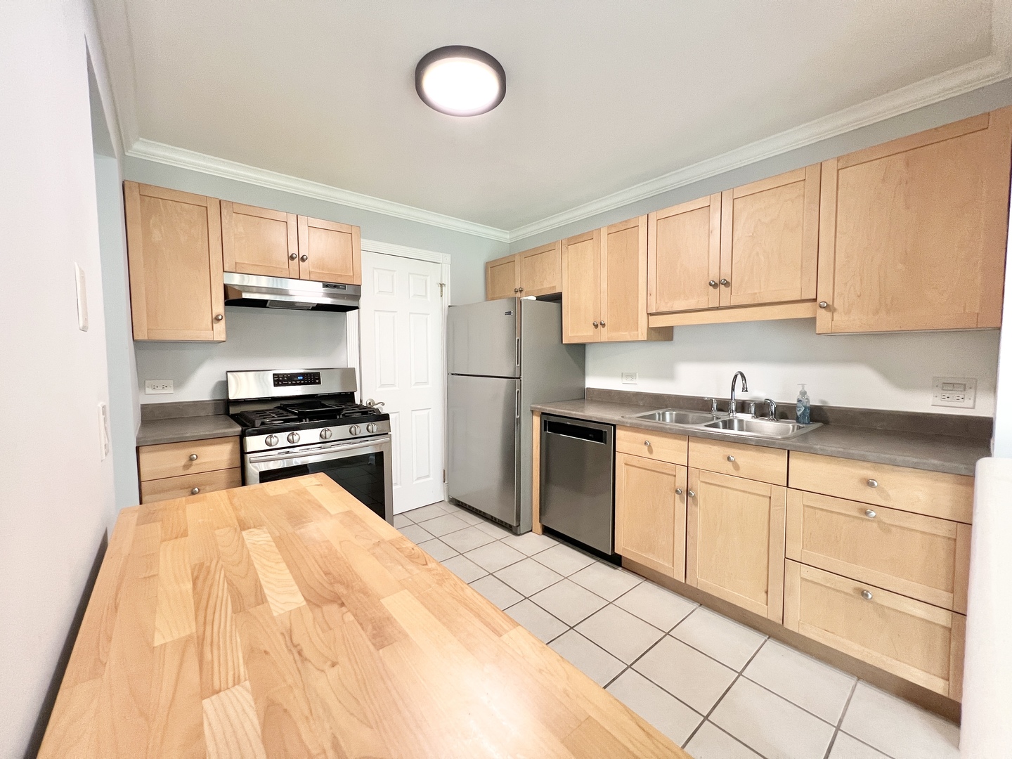 1166 Buckingham Road C1 Property Photo 5