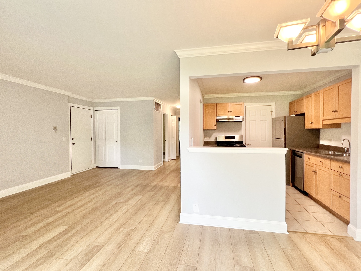 1166 Buckingham Road C1 Property Photo 11