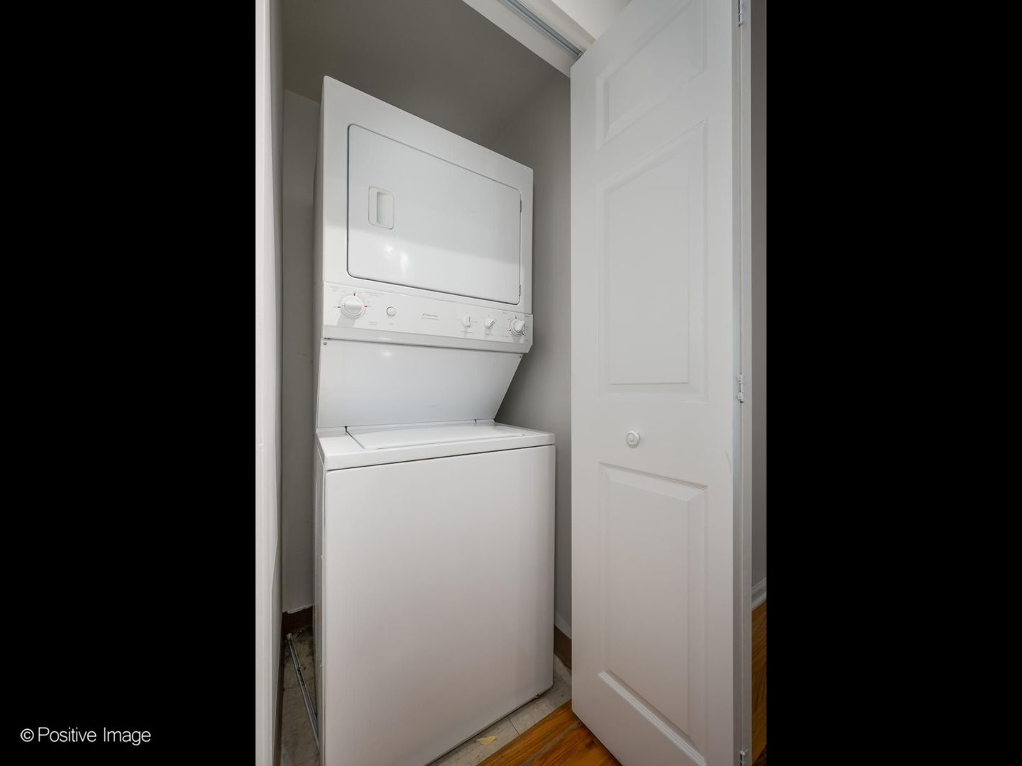 1070 W 15th Street 309 Property Photo 15