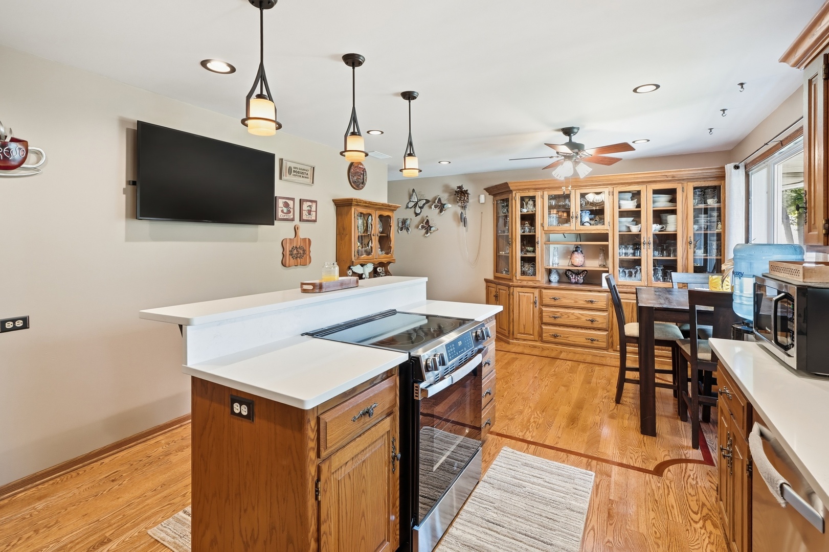 711 Miller Street Property Photo 4
