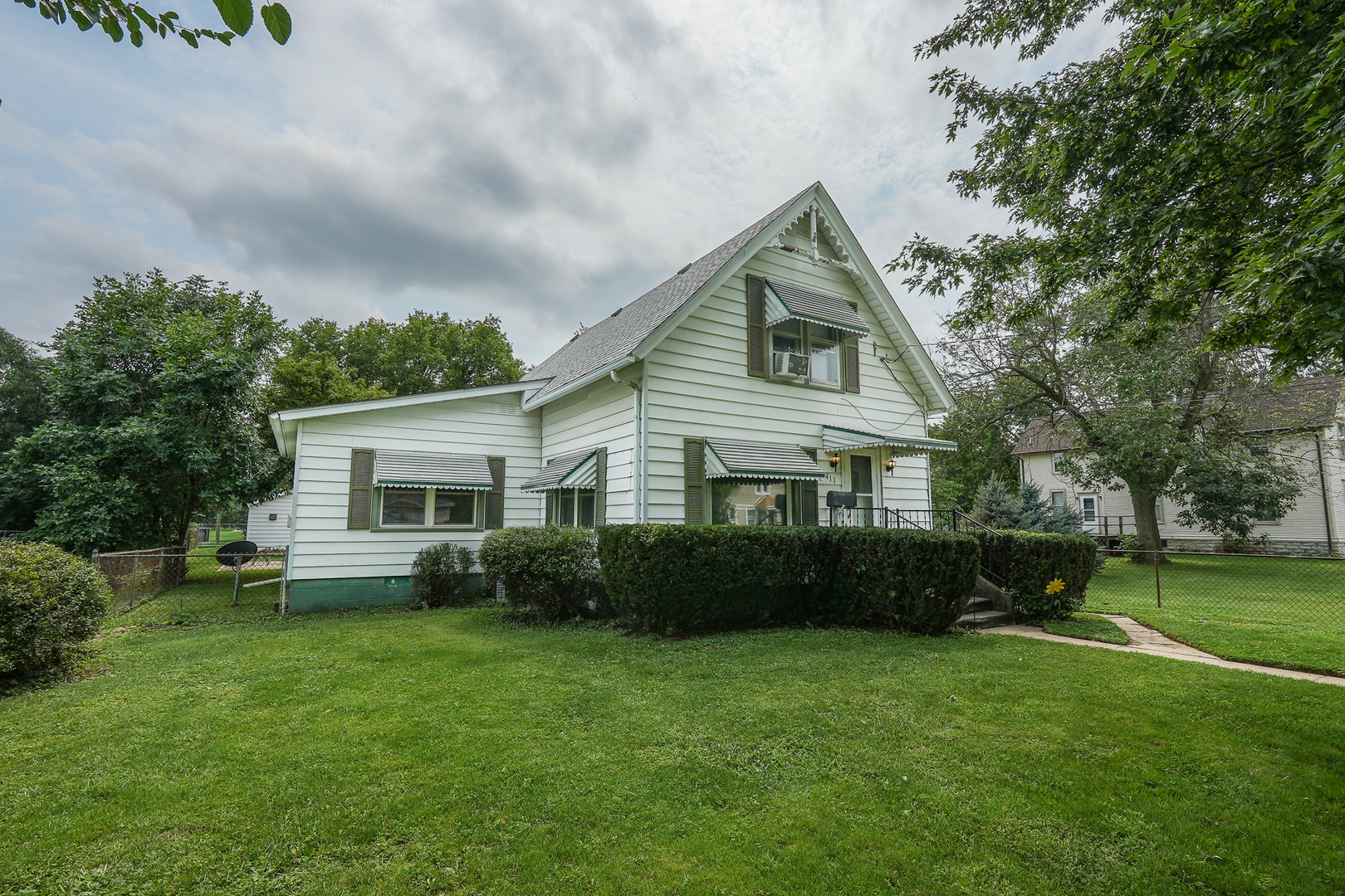 411 E 5th Street Property Photo 1