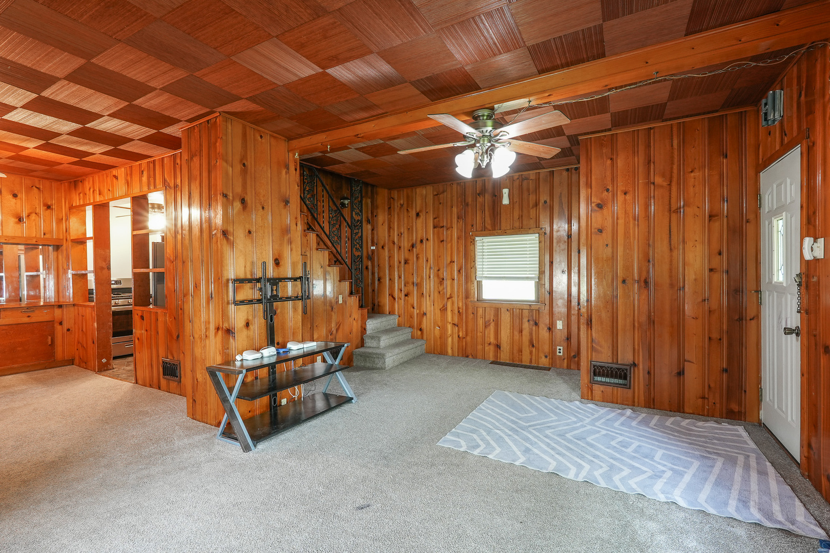 411 E 5th Street Property Photo 10
