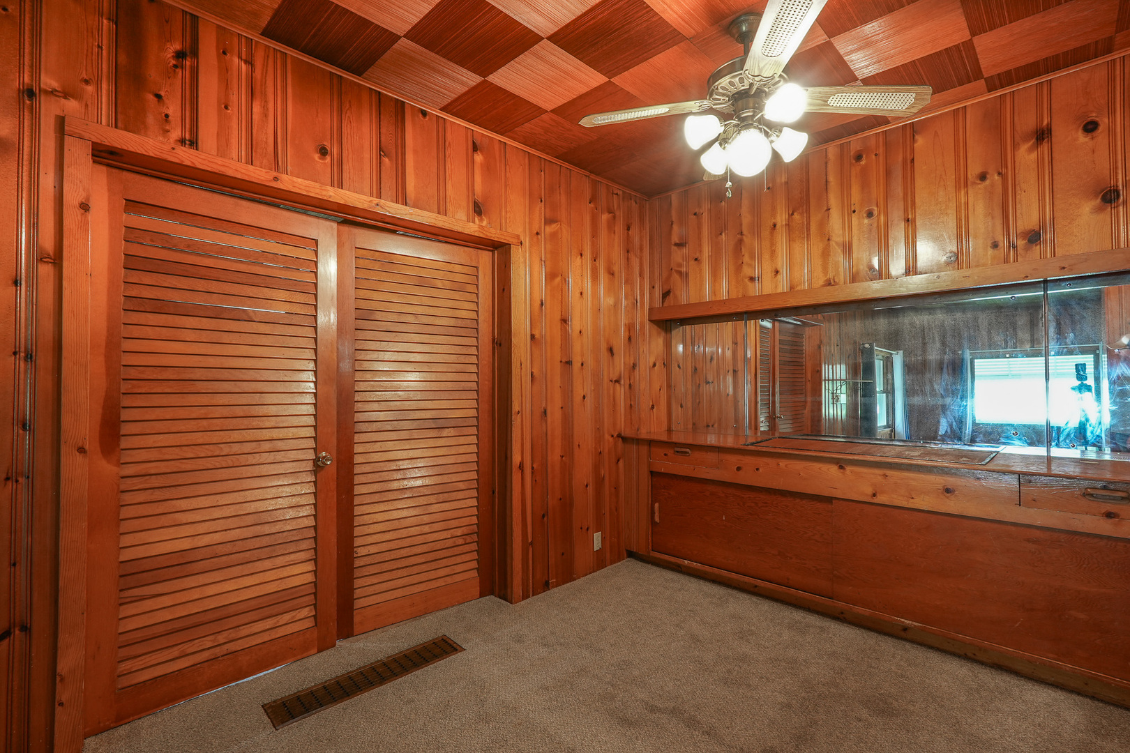 411 E 5th Street Property Photo 13