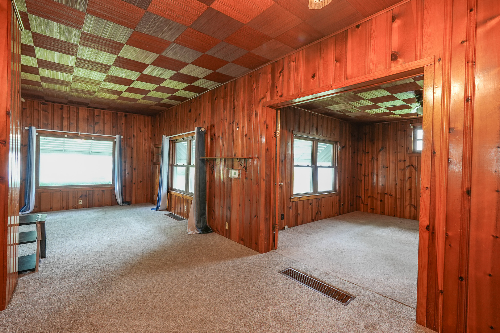 411 E 5th Street Property Photo 15