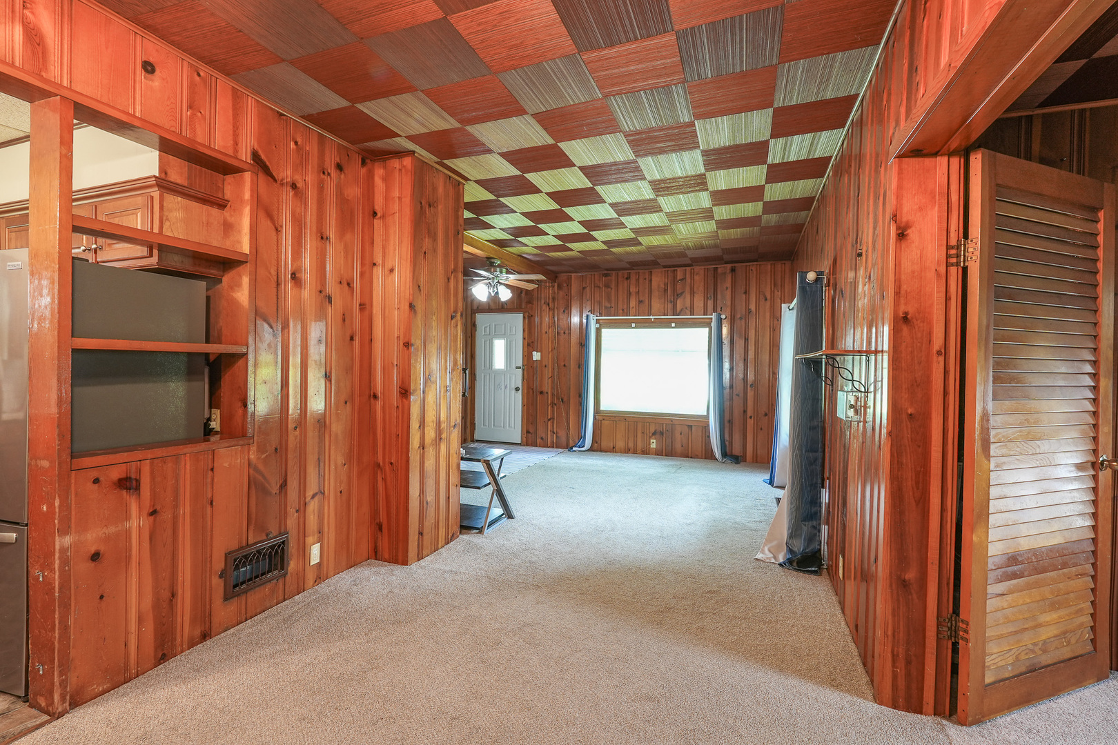 411 E 5th Street Property Photo 16