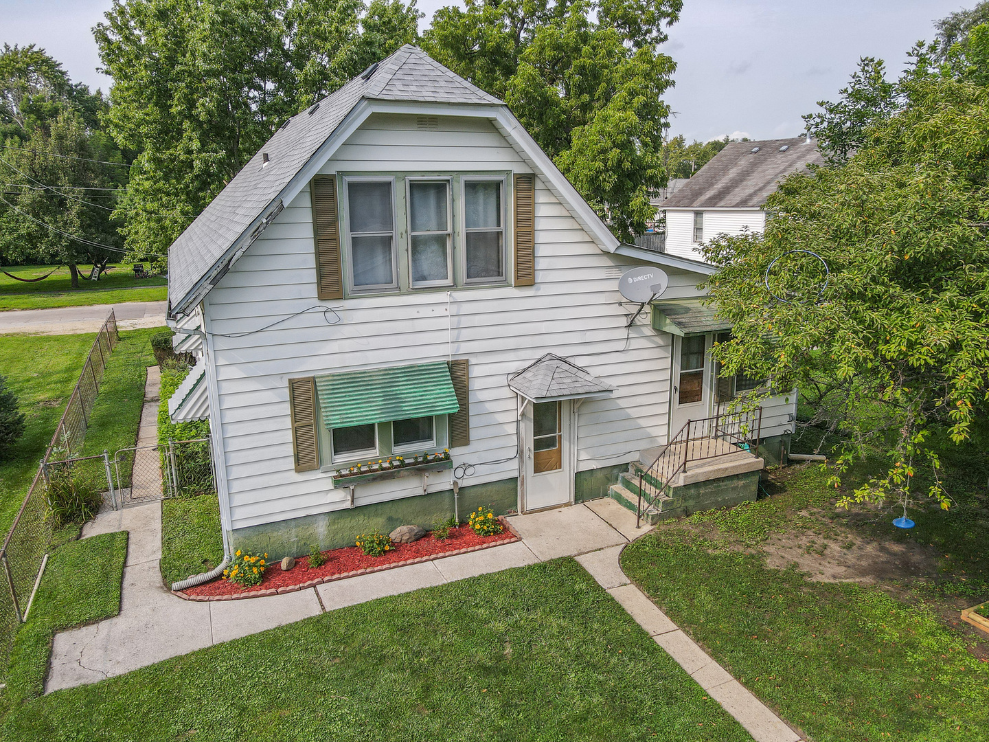 411 E 5th Street Property Photo 40