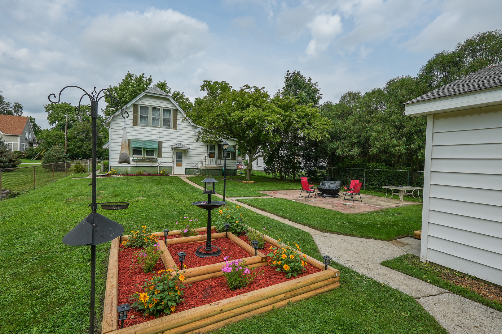 411 E 5th Street Property Photo 42