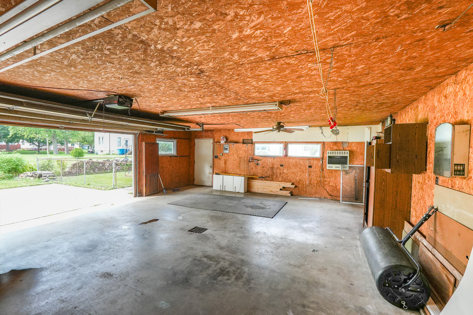 411 E 5th Street Property Photo 44