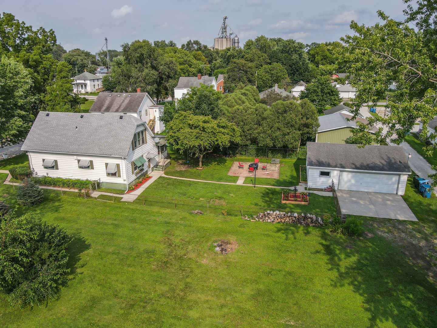 411 E 5th Street Property Photo 54