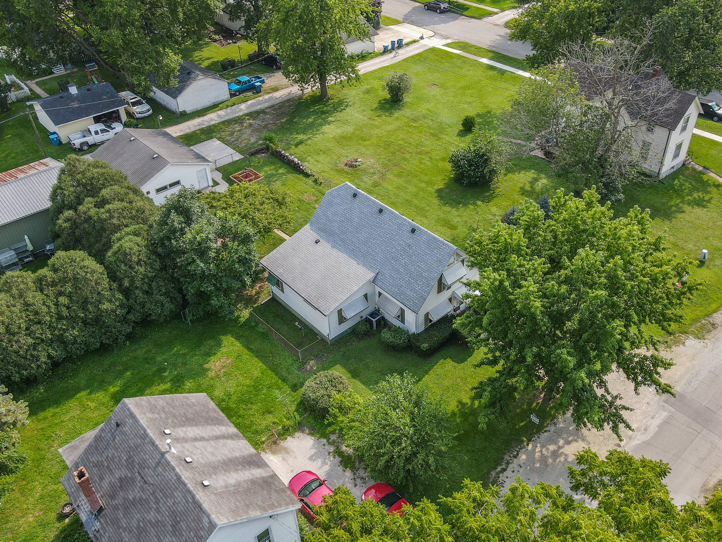 411 E 5th Street Property Photo 56