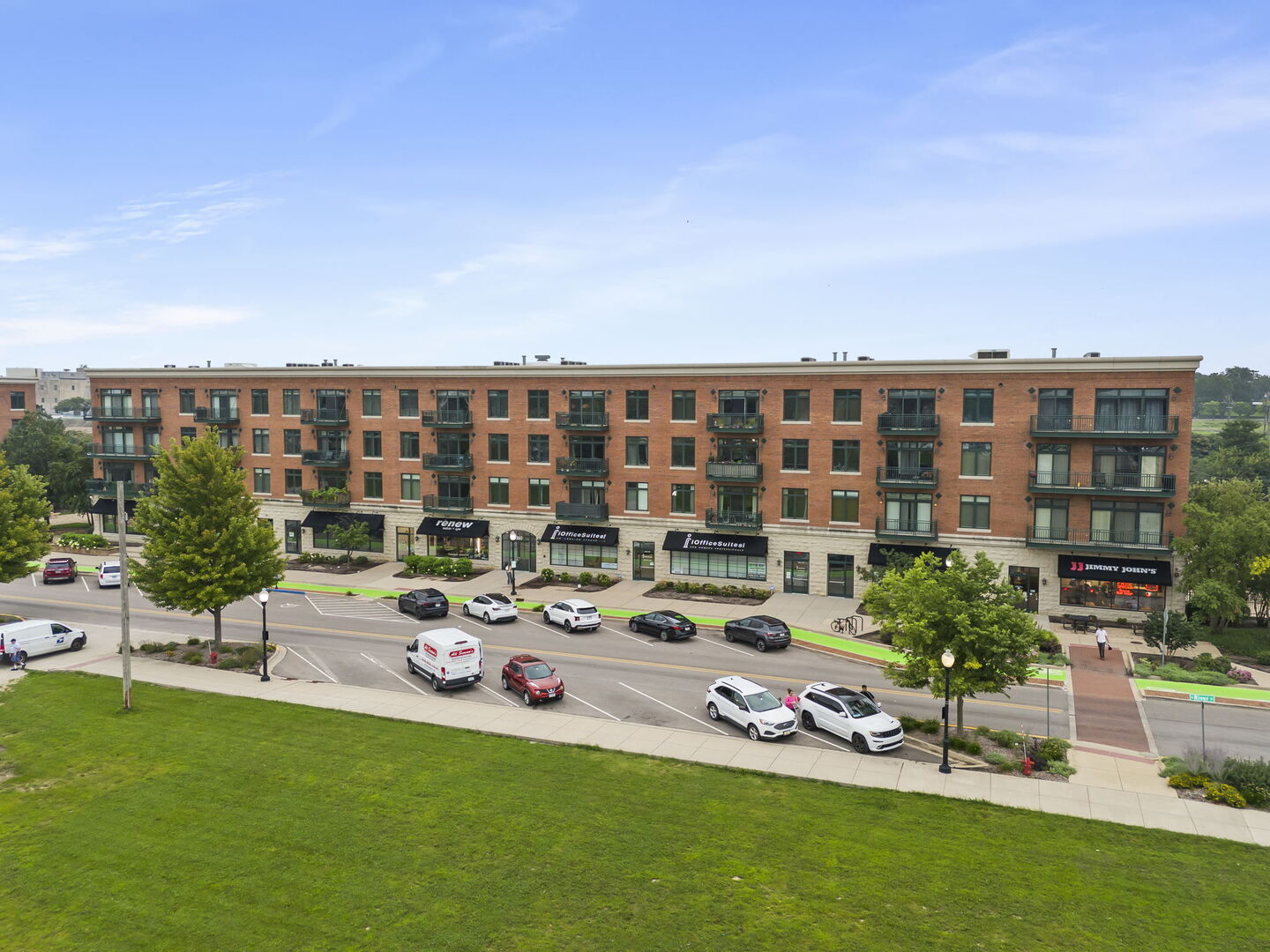 160 S River Street 215 Property Photo 3