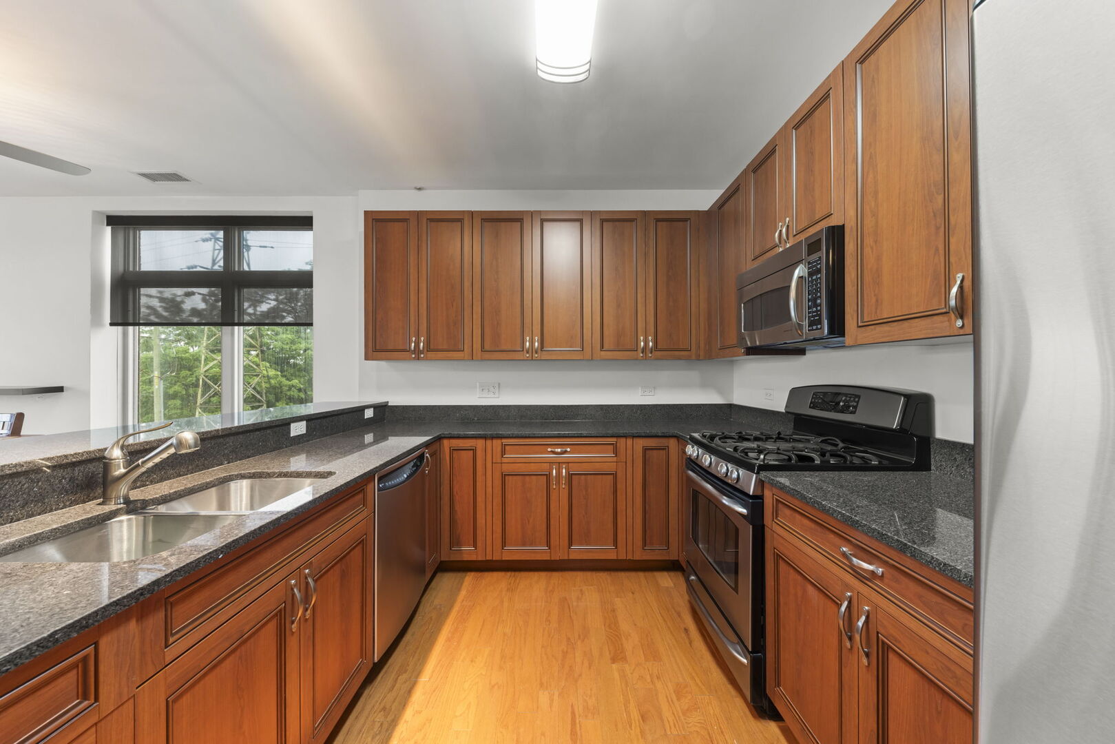160 S River Street 215 Property Photo 9