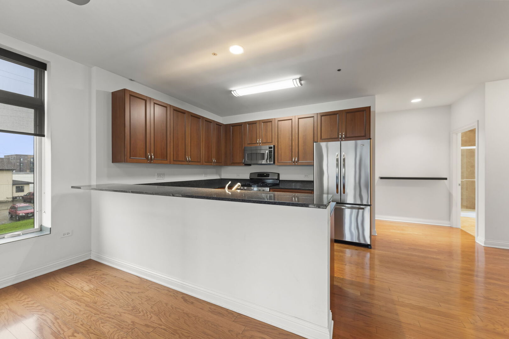 160 S River Street 215 Property Photo 10