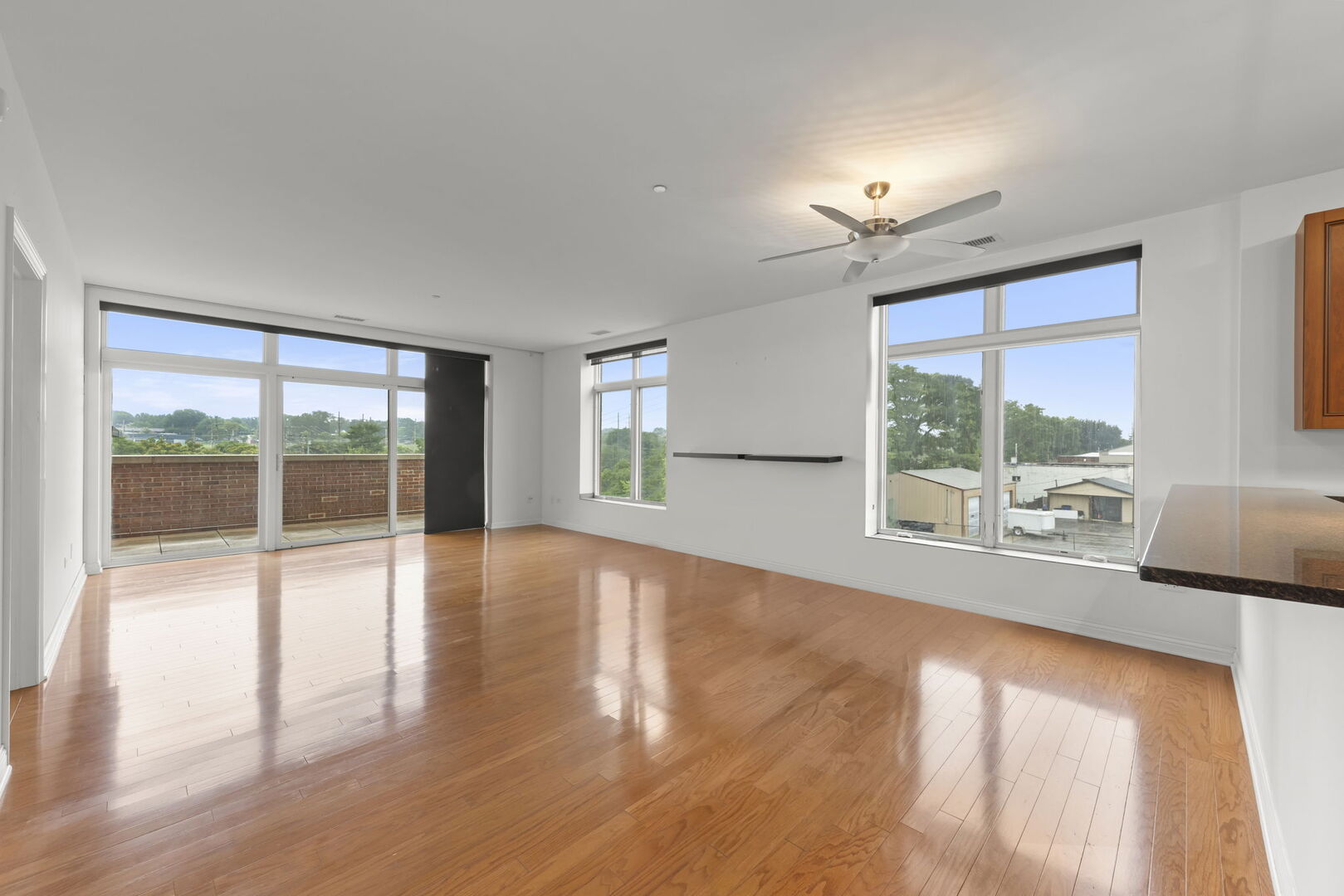 160 S River Street 215 Property Photo 12