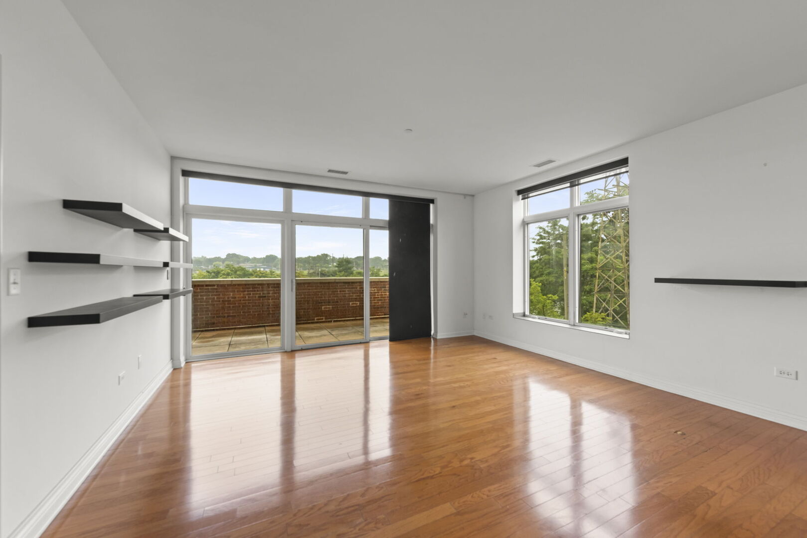160 S River Street 215 Property Photo 13