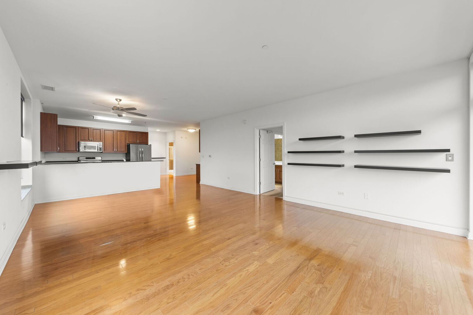 160 S River Street 215 Property Photo 15