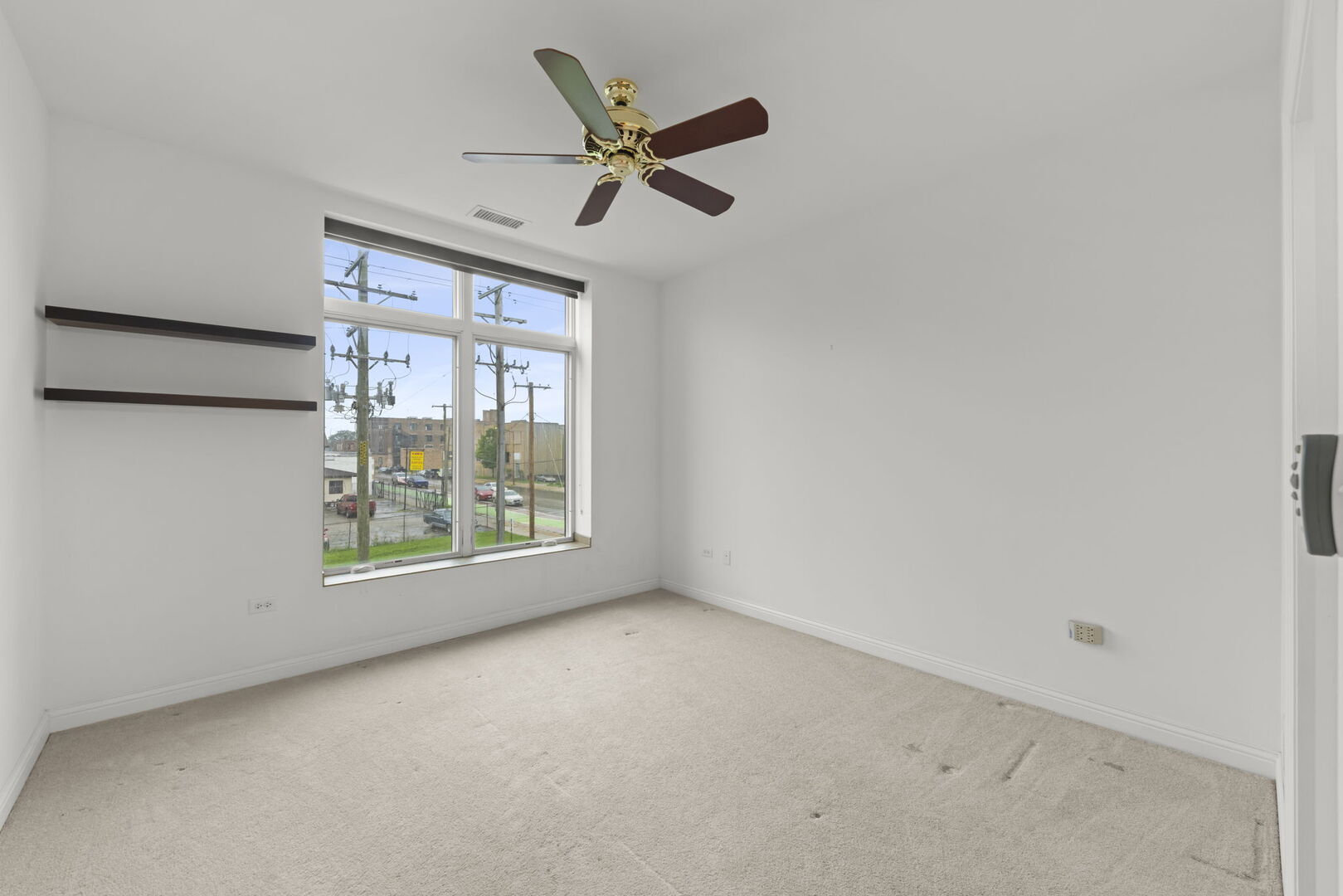 160 S River Street 215 Property Photo 26